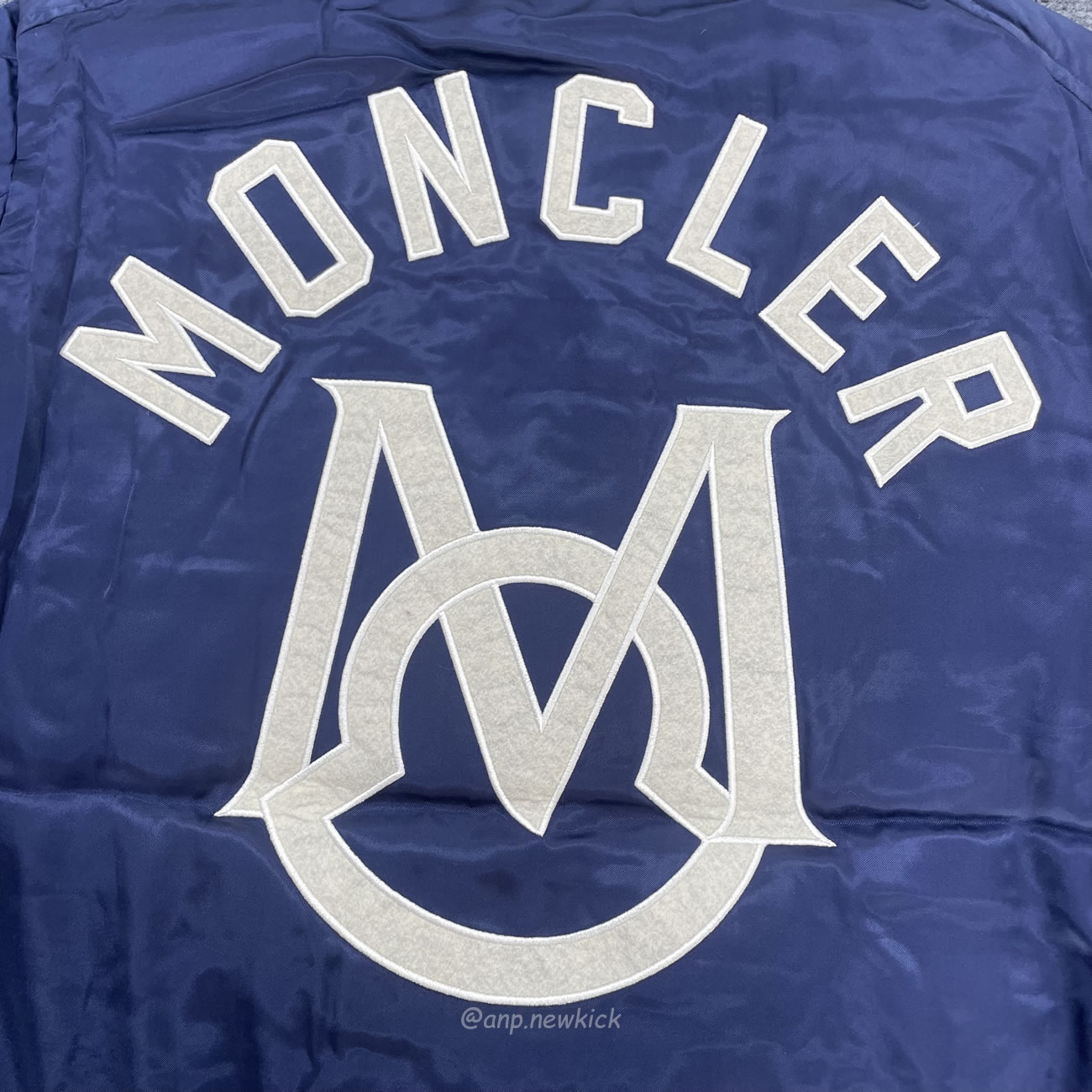 Moncler Dives Down Bomber Jacket (6) - newkick.app